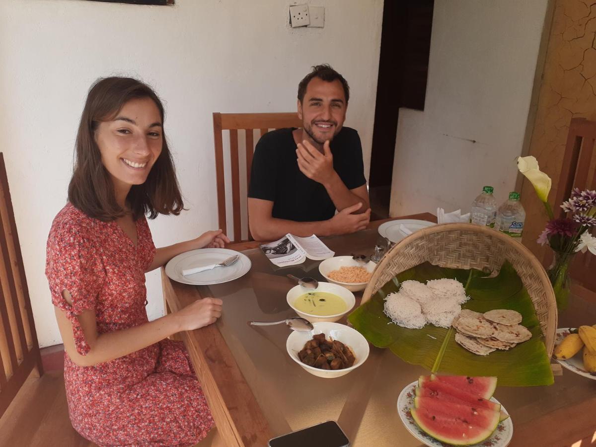 Pahalagawattha Homestay ウナワトゥナ エクステリア 写真