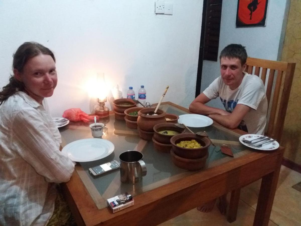 Pahalagawattha Homestay ウナワトゥナ エクステリア 写真