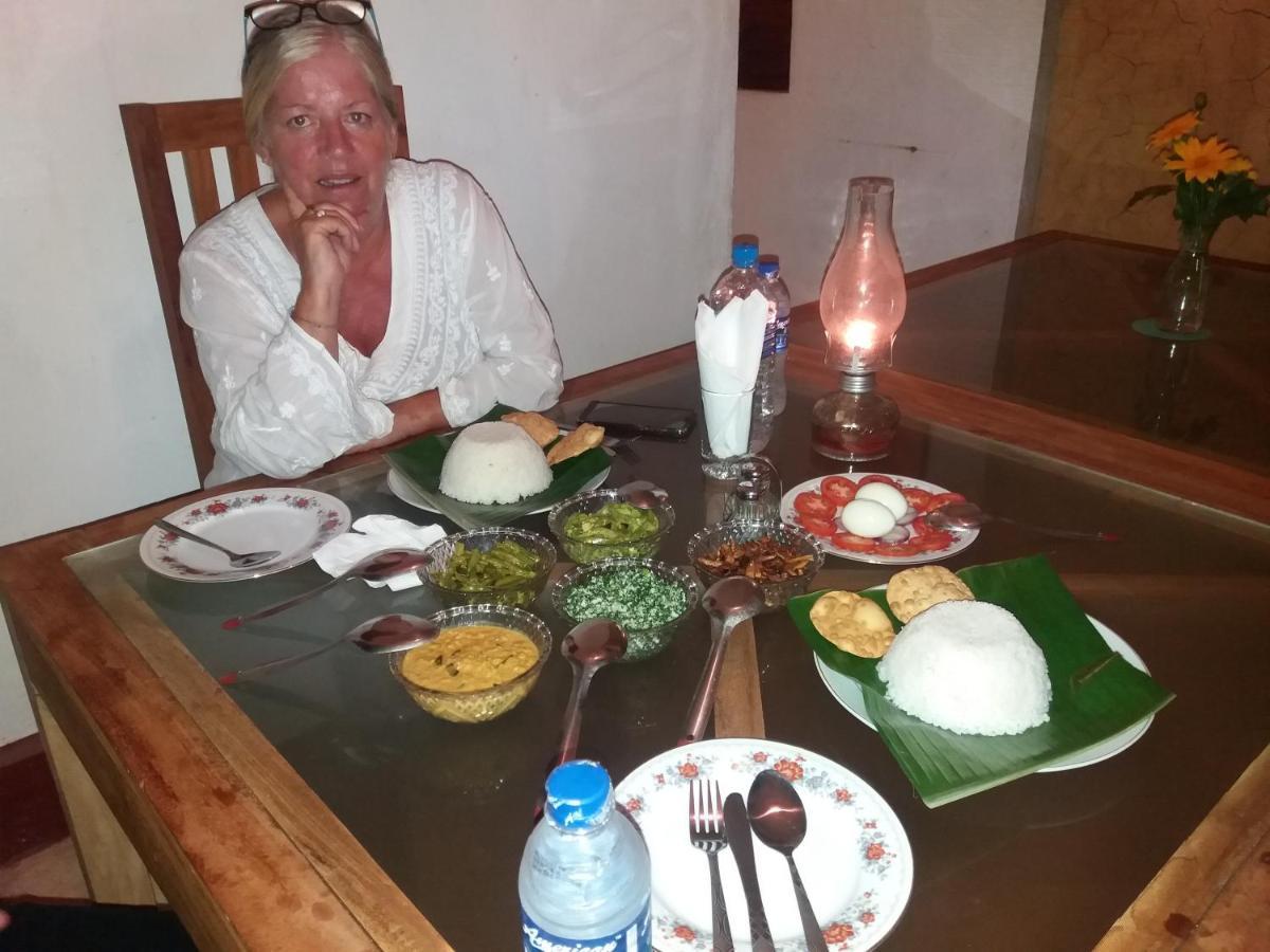Pahalagawattha Homestay ウナワトゥナ エクステリア 写真